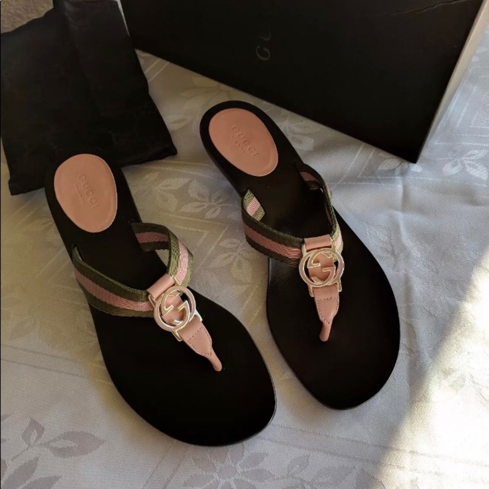 New GUCCI Thong Open Toe Sandals With Kitten Hills